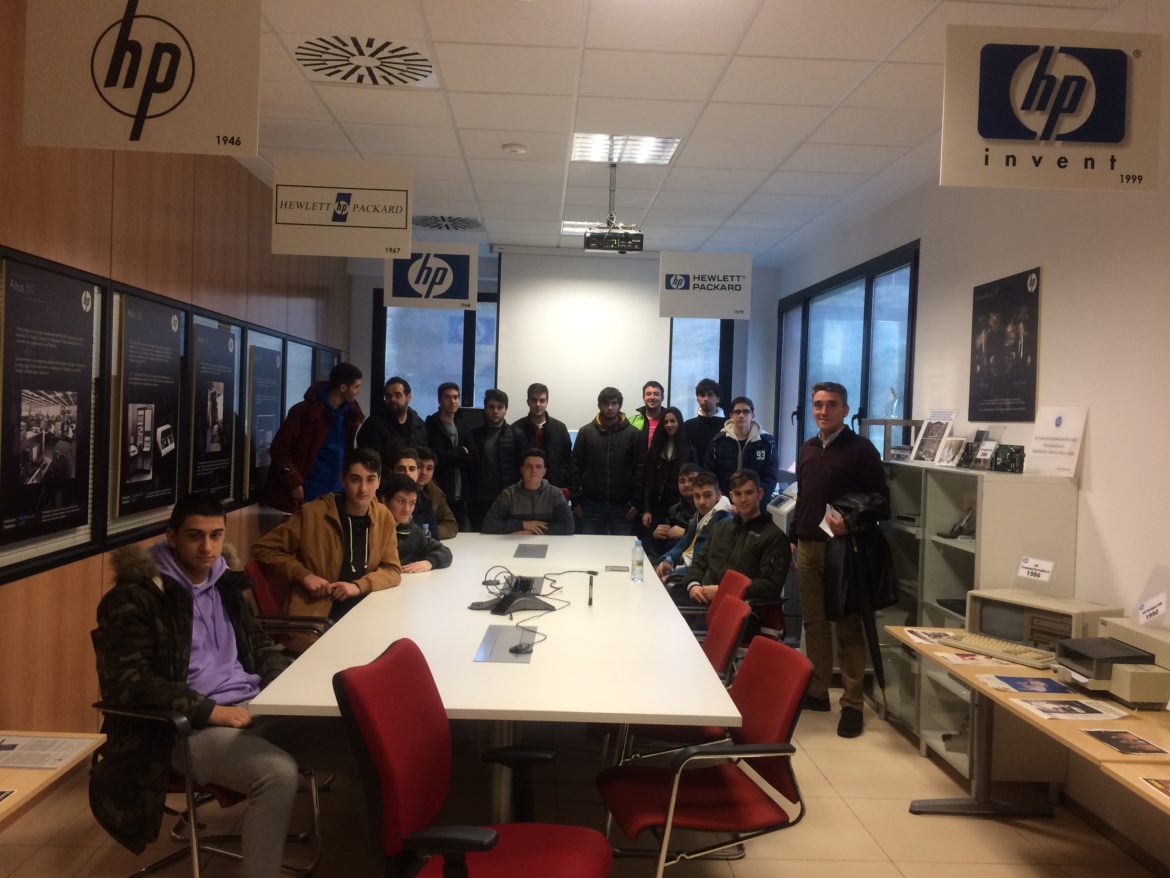 Grupo de alumnos del centro Buen Suceso de la Robla