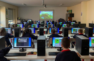Visitamos distintos centros educativos para impartir talleres sobre programación