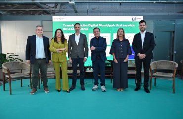 Miembros de HP SCDS junto a otros participantes del III DigitalES AI Forum.